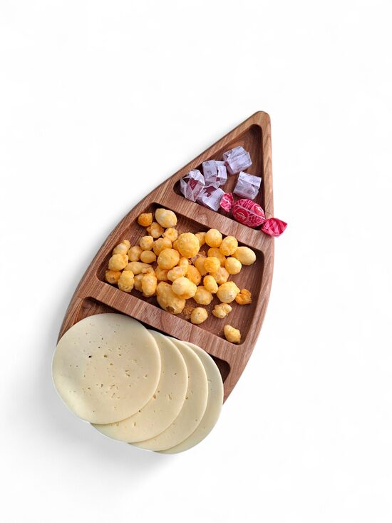 Uzkodu laiviņa no oša koka