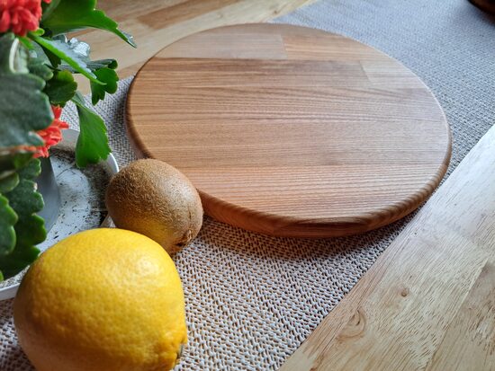 Apaļš oša griešanas dēlis – 30 cm