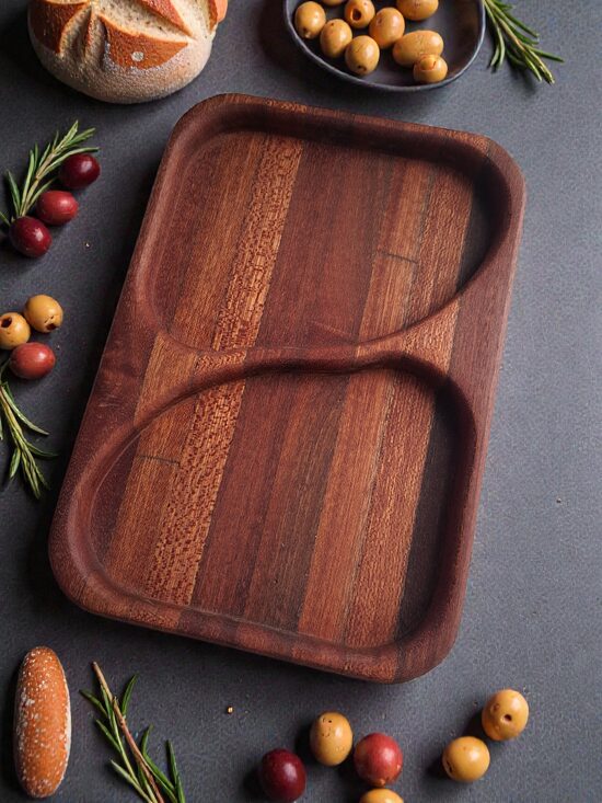 Meranti koka servēšanas trauks “Dabiskā saskaņa” – 27×19 cm